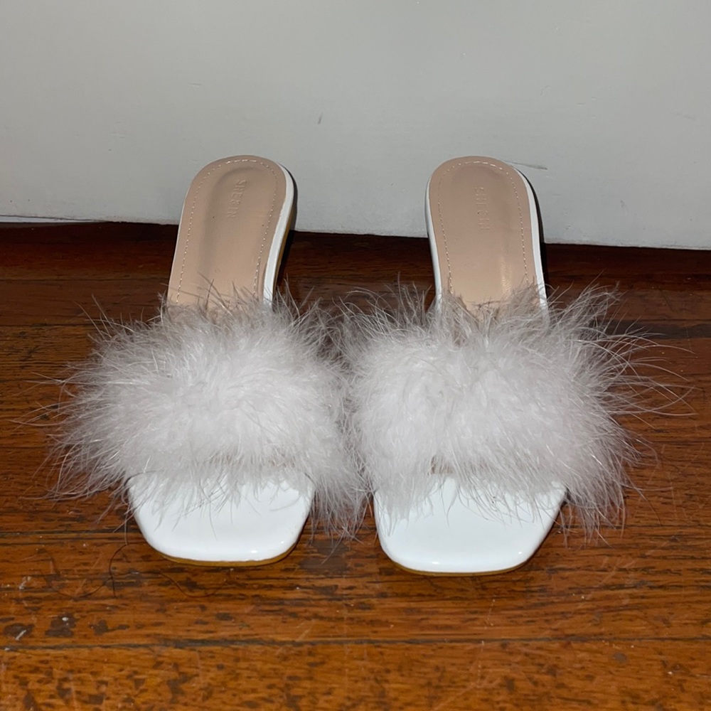 Fluffy Heels - Picture 2 of 4